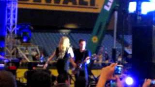 What The Hell (w/ broken mic) (Live in Tampa, FL) - Avril Lavigne