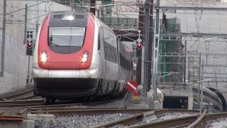 preview picture of video 'Zug um Zug-In Zurich Oerlikon rollt der Verkehr auf der Baustelle weiter-Zug, trainfart, train'