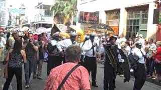2009 french quarter jazz festival new orleans parade