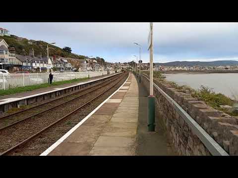 20096 and 20107 passes deganwy with a nice 3 tone