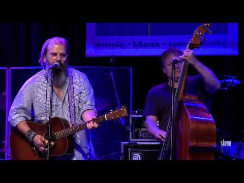 Steve Earle and The Dukes - "Love Is Gonna Blow My Way" (eTown webisode #439)