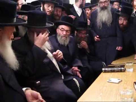 02 Nichim Aveilim SKVER in bobov