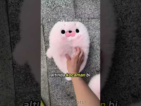 Annesi Terliğini Peluş Oyuncağa Çevirdi! 😂🥿