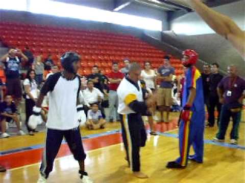 Kyle Richards (USA)  Vs. Joshua Lara (Venezuela)  pt2 IRONMAN 2009