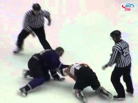 Jordan Hill vs Zac Rinaldo
