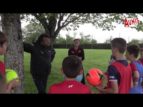 Marans : de jeunes footballeurs du FC Nord 17 au contact de Laurent Fournier, ancien professionnel