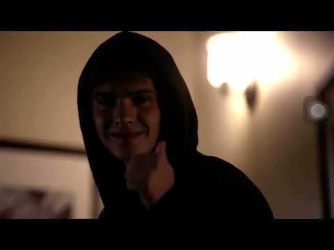 Jenna throw an apple at Jeremy