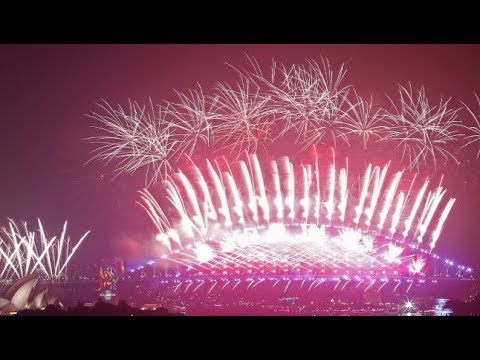 Sydney Harbour Bridge 2017/2018 New Year Fireworks (Full Midnight session) - 4K