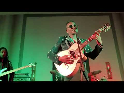 Lulu Ungondibwelezela (Live)