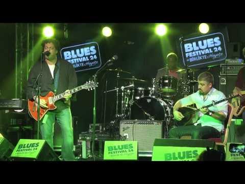 Dave Herrero Trio live in Eskisehir, Turkey featuring baglama master Aytaç Karausta. Blues ala Turk