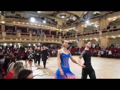 HLAVÁČ - MATUROVÁ