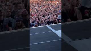 Download lagu Guns N' Roses fans show how much they love 'Estranged' 🤣🤣🤣 #music #gunsnroses #shorts mp3