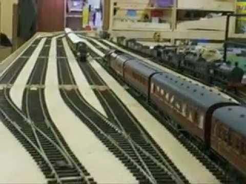 HILLINGDON RAILWAY MODELLERS -- HOLDEN B12 PART 2