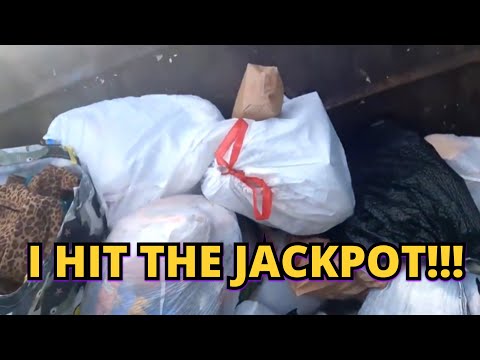 DUMPSTER DIVING AT LUXURY APARTMENTS THIS WAS MASSIVE . I HIT THE JACKPOT.😳😳
