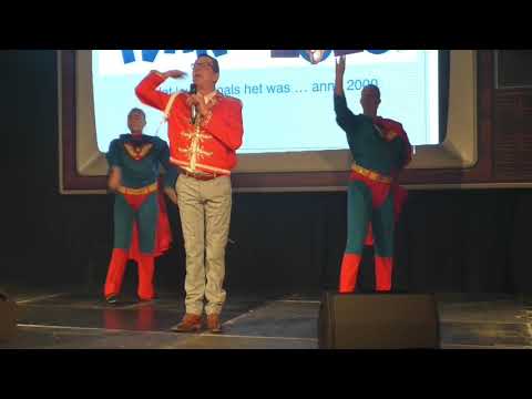 Optreden Yvan op zijn campagnebal(Yvan in the mix)