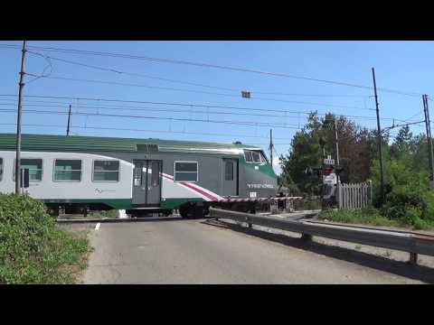 Passaggio a livello con semibarriere di via Franchi Maggi in HD - Bottarone (PV) / Level Crossing