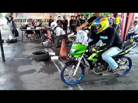 wow...  Dragbike Kawasaki ninja standart Pabrik vs Yamaha mio Buntungan