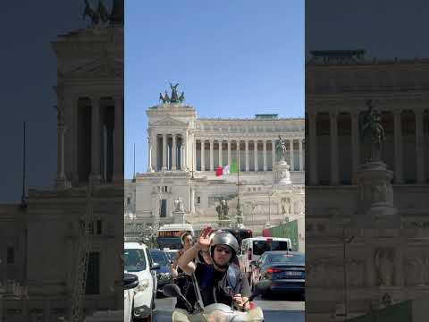 👋Hello from Rome Citizens😆 #italytravel #romeitaly #rome #italian #roma #landmarks #citywalk #joy