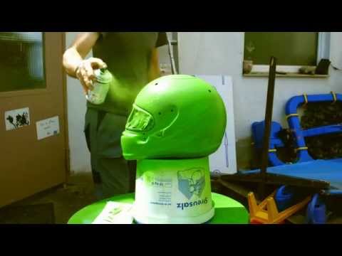 Spray can ralley motive on helmet