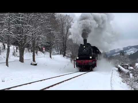 Winterwunderland rund um Winterberg mit der 78 468 (Baujahr 1923)