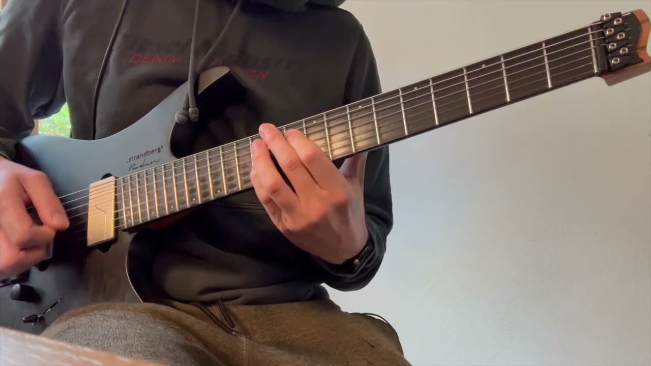 Roberto Barlocci playing the palm-muted Still Waiting intro riff by Sum 41 on electric guitar