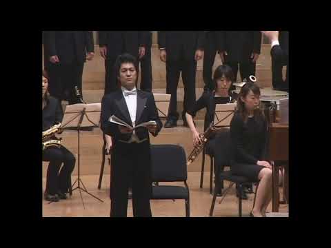 Εκτέλεση της καντάτας Das Berliner Requiem [Βερολινέζικο Ρέκβιεμ] (1928) του Kurt Weill [Κουρτ Βάιλ] σε ποίηση Bertolt Brecht [Μπέρτολτ Μπρεχτ], από τη Doshisha Glee Club [Χορωδία Ντοσίσα] του Κιότο σε μουσική διεύθυνση Hideki Motoyama [Χιντέκι Μοτογιάμα] (7 Δεκεμβρίου 2004). Το έργο, με πρώτη παρουσίαση στις 22 Μαΐου 1929 από το Radio Frankfurt, αναμόρφωσε ριζοσπαστικά το είδος του ρέκβιεμ, μετατρέποντάς το από λειτουργική νεκρώσιμη ακολουθία σε πολιτικό μνημόσυνο για τα θύματα της Δημοκρατίας της Βαϊμάρης, με αξιοποίηση μπρεχτικής στιχουργίας και εκκλησιαστικής φόρμας. Πηγή: κανάλι Lostinthestars, YouTube (2 Ιουλίου 2023).