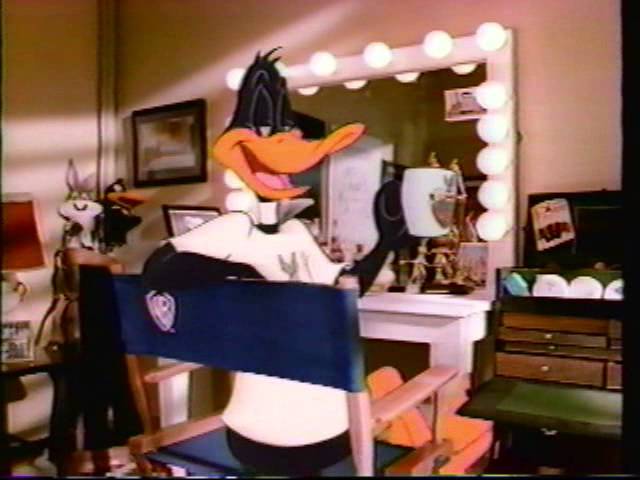 Vídeo relacionado con Warner Bros. Daffy Duck Stance Camiseta, Blanco, S para Hombre