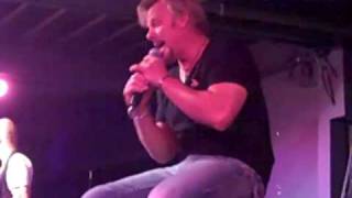 Phil Vassar at the Rodeo Club (Six-Pack Summer)