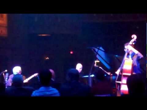 Larry Coryell Trio with John Colianni and Daryl Johns-Lime House Blues.MP4