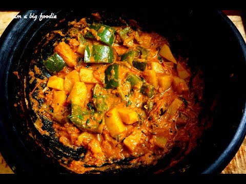 Colocasia tamarind curry Karunai kizhangu gravy for rice karunai kilangu puli kulambu