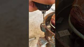 Come svitare una vite rotta #lifehacks