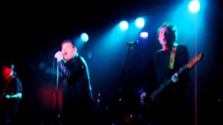 Heavy Metal kids - A Hundred Skeletons