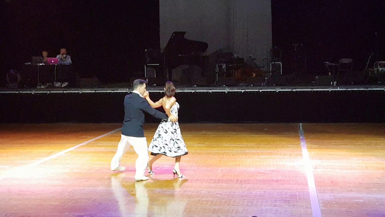 Léo Calvelli & Eugenia Usandivaras ❤@ Tarbes en Tango 2017 _