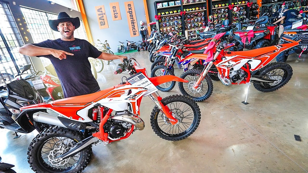 FUI EM UMA LOJA COMPRAR UMA MOTO DE MOTOCROSS PARA MIM