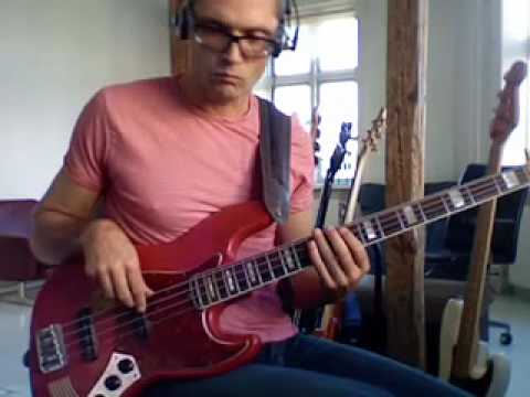 Yearnin Learnin - Earth Wind and fire - bass playalong