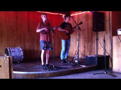 Born Bad :  Misty Miller  & Rufus Miller    sound check Thekla May 2011