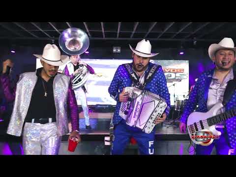 Los Nuevos Chavos Ft. Grupo Los Del Area- Popurri De Corridos [En Vivo] 2023
