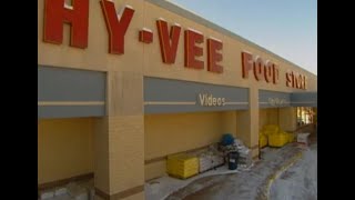 Grocery shopping at a Hy-Vee store in 2000