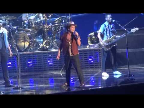 Bruno Mars (Live) - If I Knew - Funny Banter 