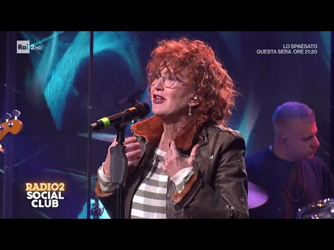 Fiorella Mannoia canta "Eroi" - Radio2 Social Club 17/11/2025