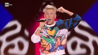 Plastic Bertrand con &quot;Ca plane pour moi&quot; - Arena Suzuki dai 60 ai 2000 - 27/09/2023