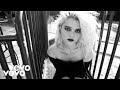 Sky Ferreira - Everything Is Embarrassing ...