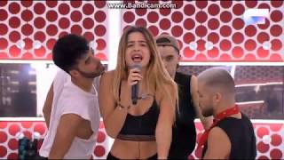 Mimi ensaya la coreo de "A-YO" 05_11