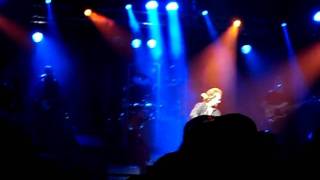 Travis Tritt,between an old memory and me,live