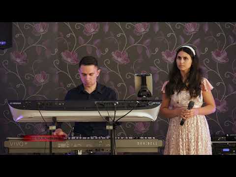 Andrea Sofron - Eu simt ca vine Domnul | Muzica crestina pentru suflet | Nunta Satu Mare 2021