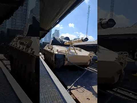Tren Militar rumbo Darwin, Rio Negro Patagonia Argentina para el Ejercicio Kekén pasando por Palermo