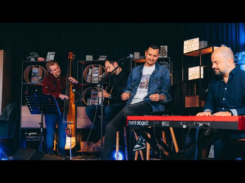 Marko Tolja - White christmas (live @ TOP MUSIC DESK)