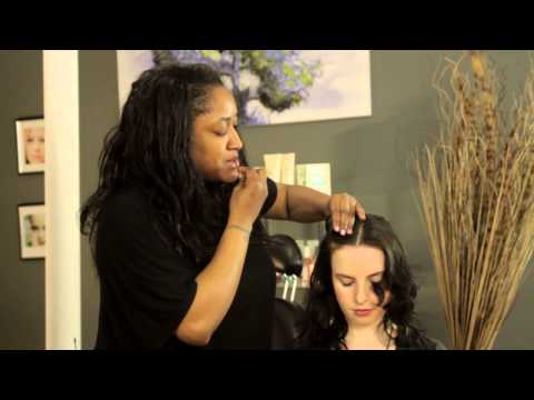 How to Do Pin-Up Girl Hairstyles : Fun Hairstyles