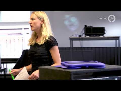 Elisah eert haar moeder Liesbeth List met hommage