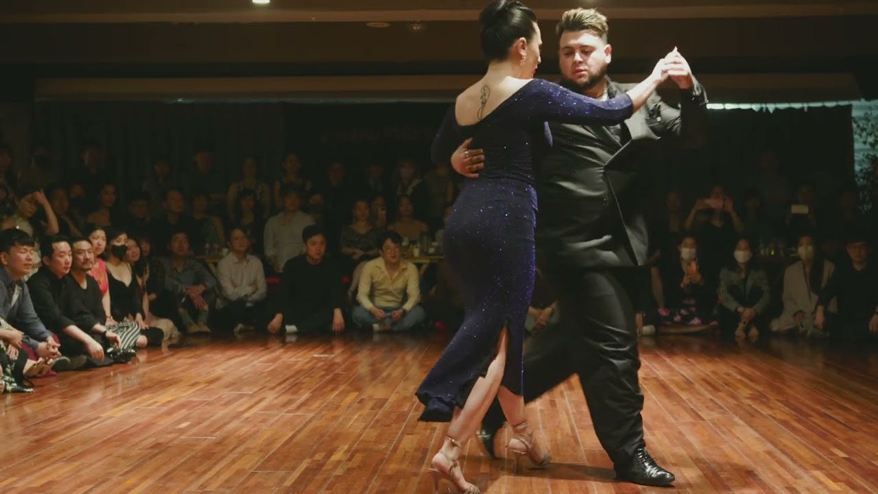 Video thumbnail for Sebastian Bolivar y Cynthia Palacios in Busan (2023/04/29) #1